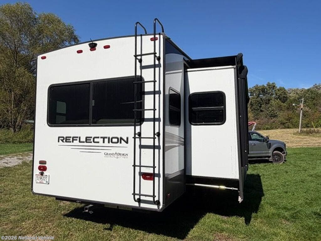 2025 Grand Design Reflection 337RLS - Used Fifth Wheel For Sale by National Vehicle in Scales Mound, Illinois