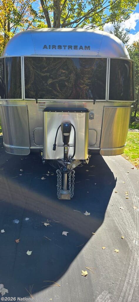 2017 Flying Cloud 25FB Twin by Airstream from National Vehicle in East Aurora, New York