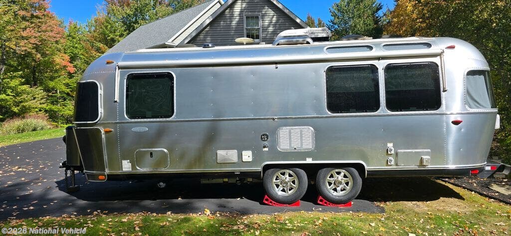 2017 Airstream Flying Cloud 25FB Twin - Used Travel Trailer For Sale by National Vehicle in East Aurora, New York