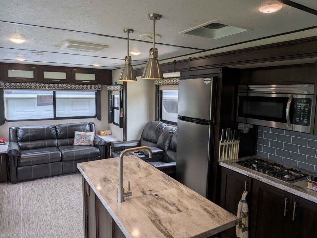 Used 2020 Prime Time LaCrosse Luxury Lite 3399SE available in Bellevue, Iowa