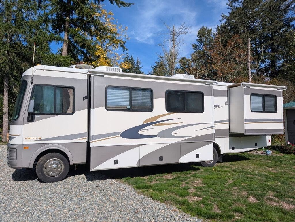2004 Fleetwood Storm 31W - Used Class A For Sale by National Vehicle in Spanaway, Washington