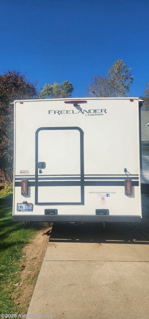 2022 Freelander 22XG by Coachmen from National Vehicle in Pinckney, Michigan