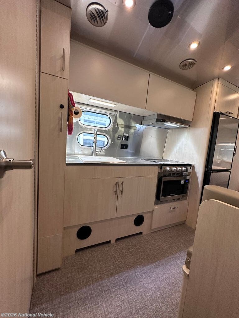 Used 2024 Airstream Flying Cloud 23FB Twin available in Fort Worth, Texas