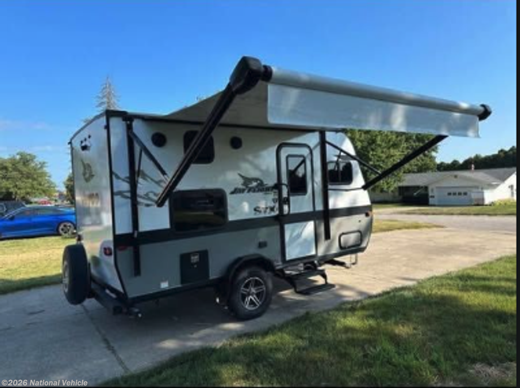 2022 Jayco Jay Flight SLX 154BH - Used Travel Trailer For Sale by National Vehicle in Fort Gratiot, Michigan