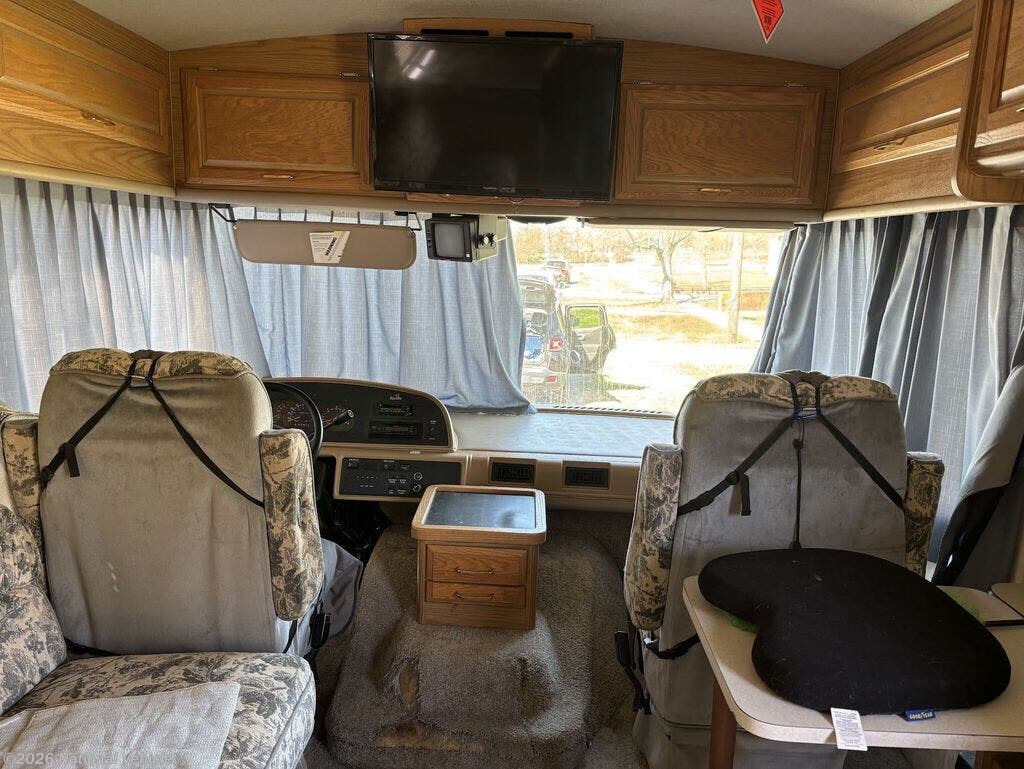 1999 Bounder 32H by Fleetwood from National Vehicle in New Orleans, Louisiana