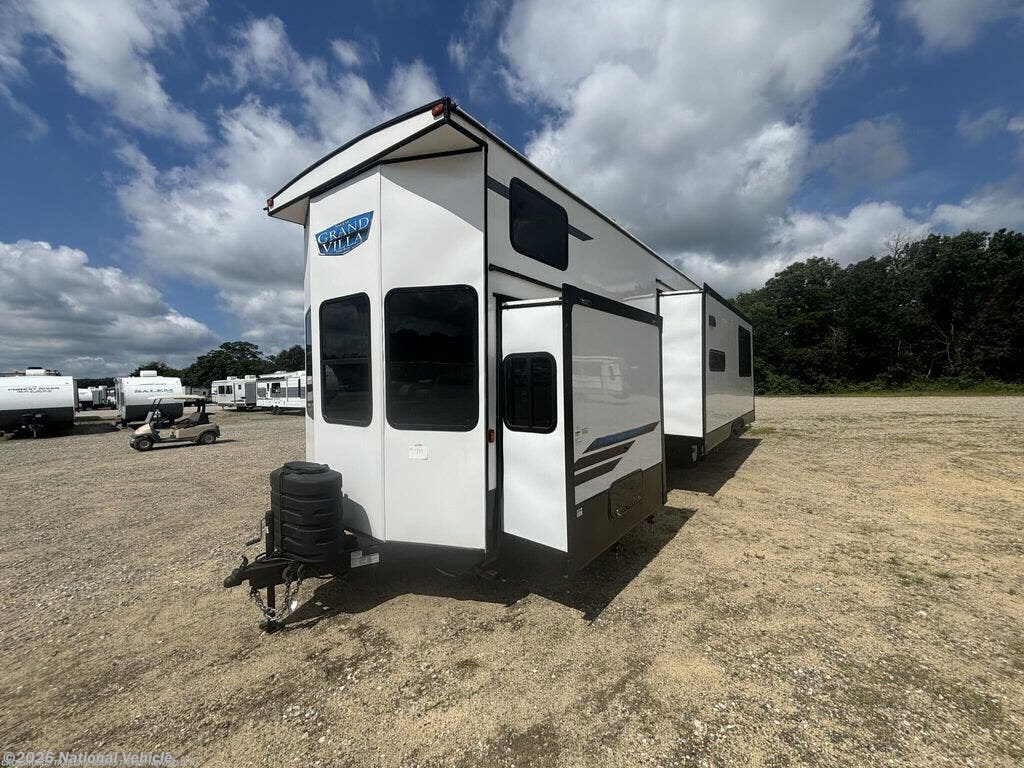 2023 Forest River Salem Grand Villa 42VIEW - Used Travel Trailer For Sale by National Vehicle in Milford, Michigan