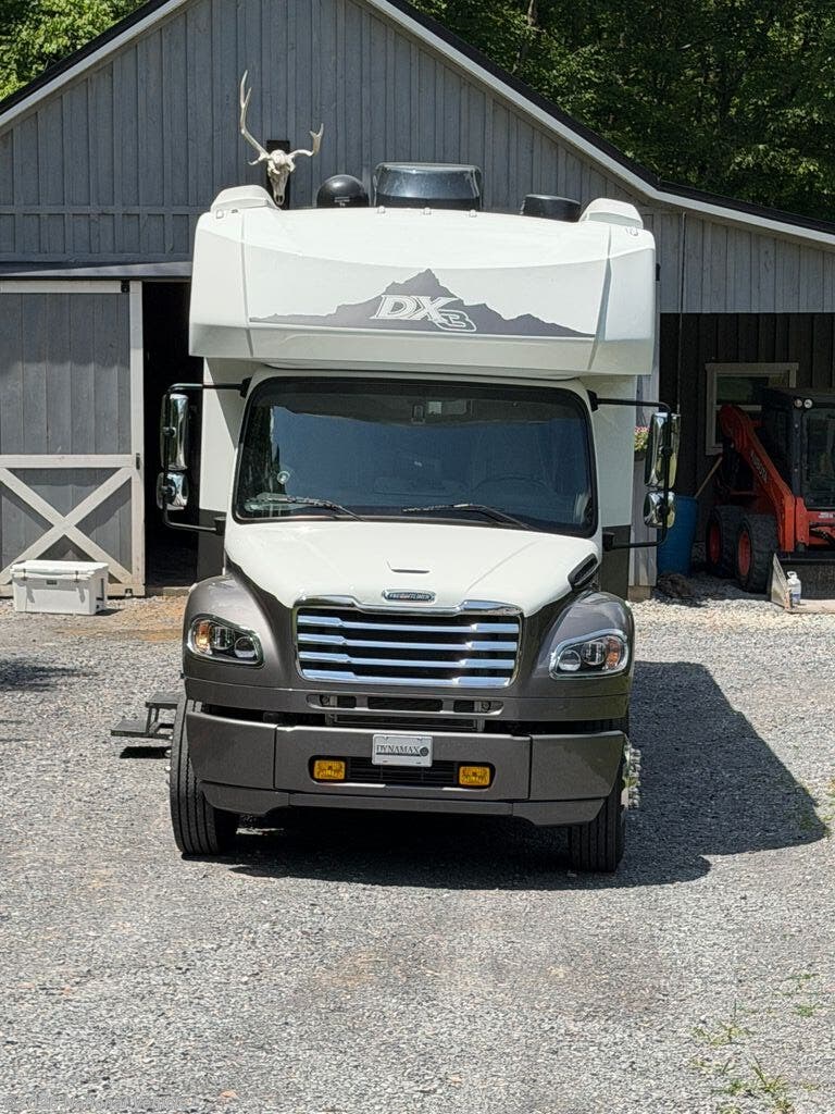 2024 Dynamax Corp DX3 32KD - Used Class C For Sale by National Vehicle in Loganton, Pennsylvania