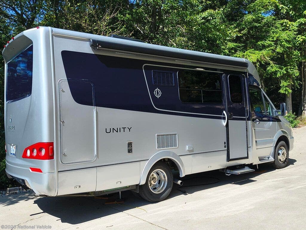 2019 Unity U24MBL by Leisure Travel from National Vehicle in Beulah, Michigan