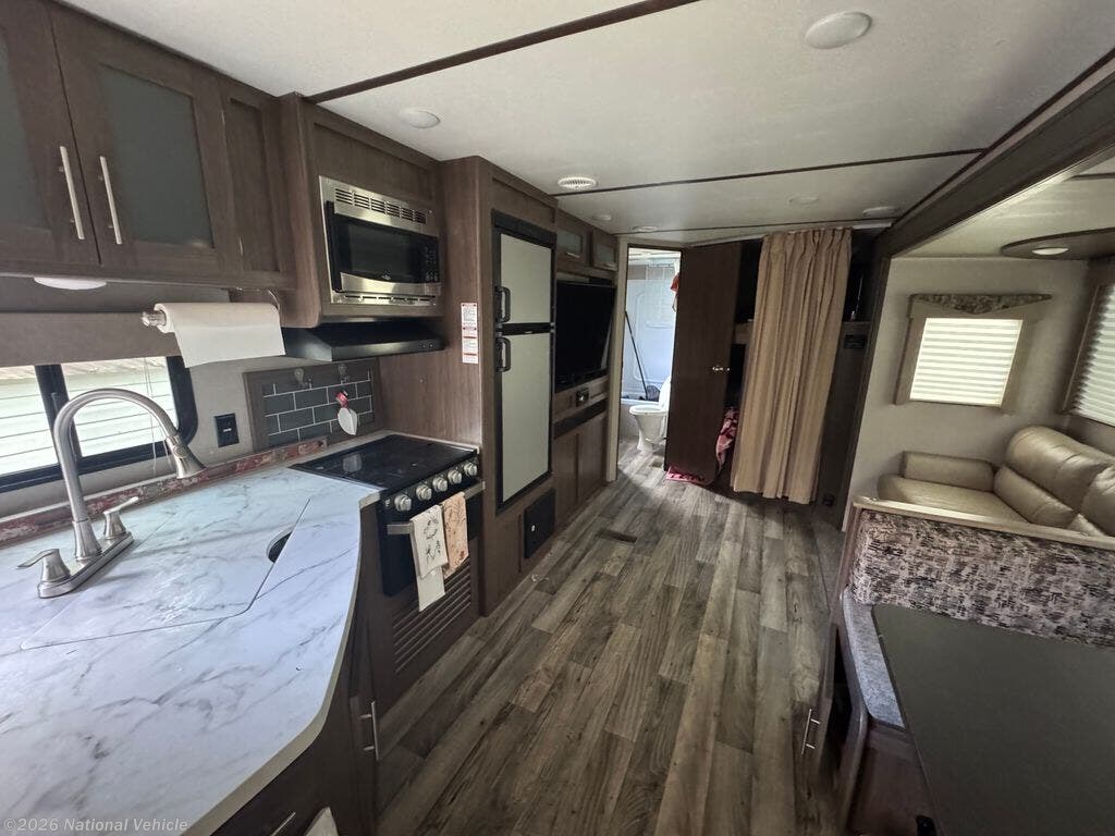 Used 2018 Keystone Hideout Luxury 28BHS available in Andover, Ohio