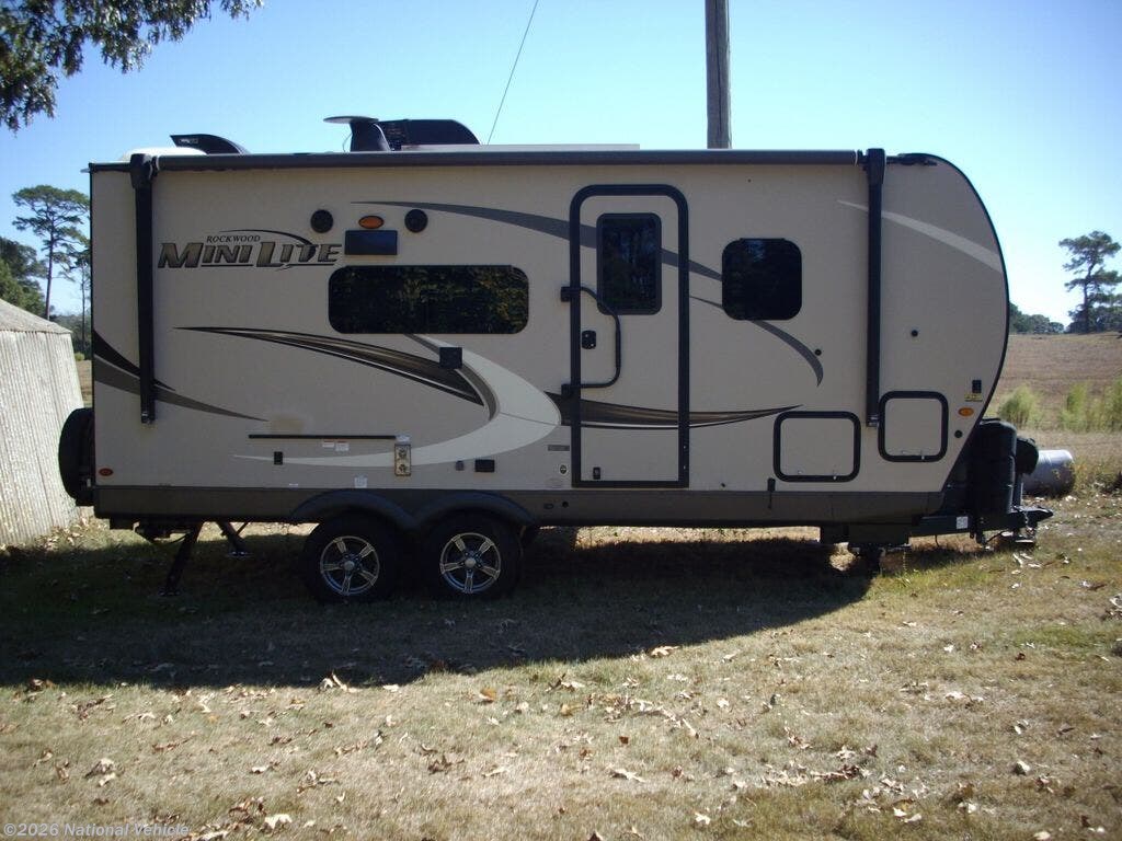 2022 Forest River Rockwood Mini Lite 2104S - Used Travel Trailer For Sale by National Vehicle in Bay Springs, Mississippi