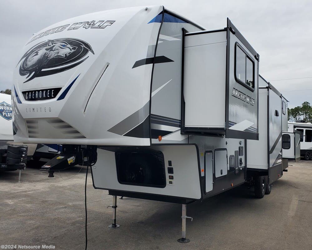 2021 Forest River Cherokee ARCTIC WOLF 3990 SUITE-75 RV for Sale in Jacksonville, FL 32244 2021 Forest River Cherokee Arctic Wolf 3990 Suite