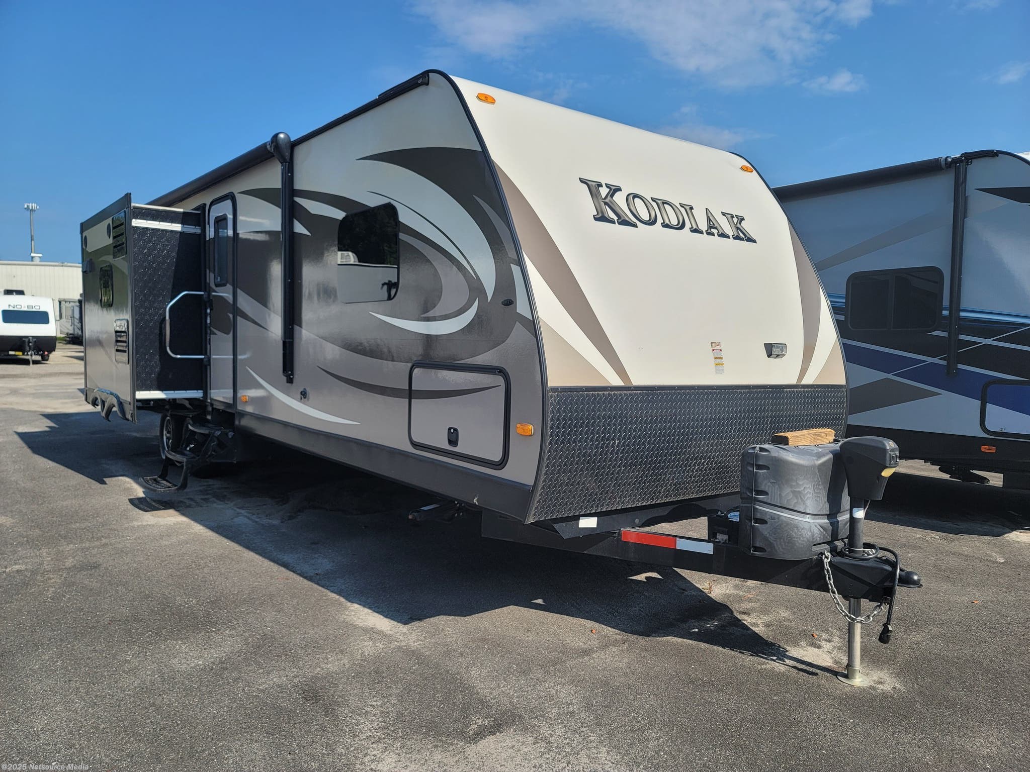 2015 Dutchmen Kodiak 300 BHSL RV for Sale in Jacksonville, FL 32244