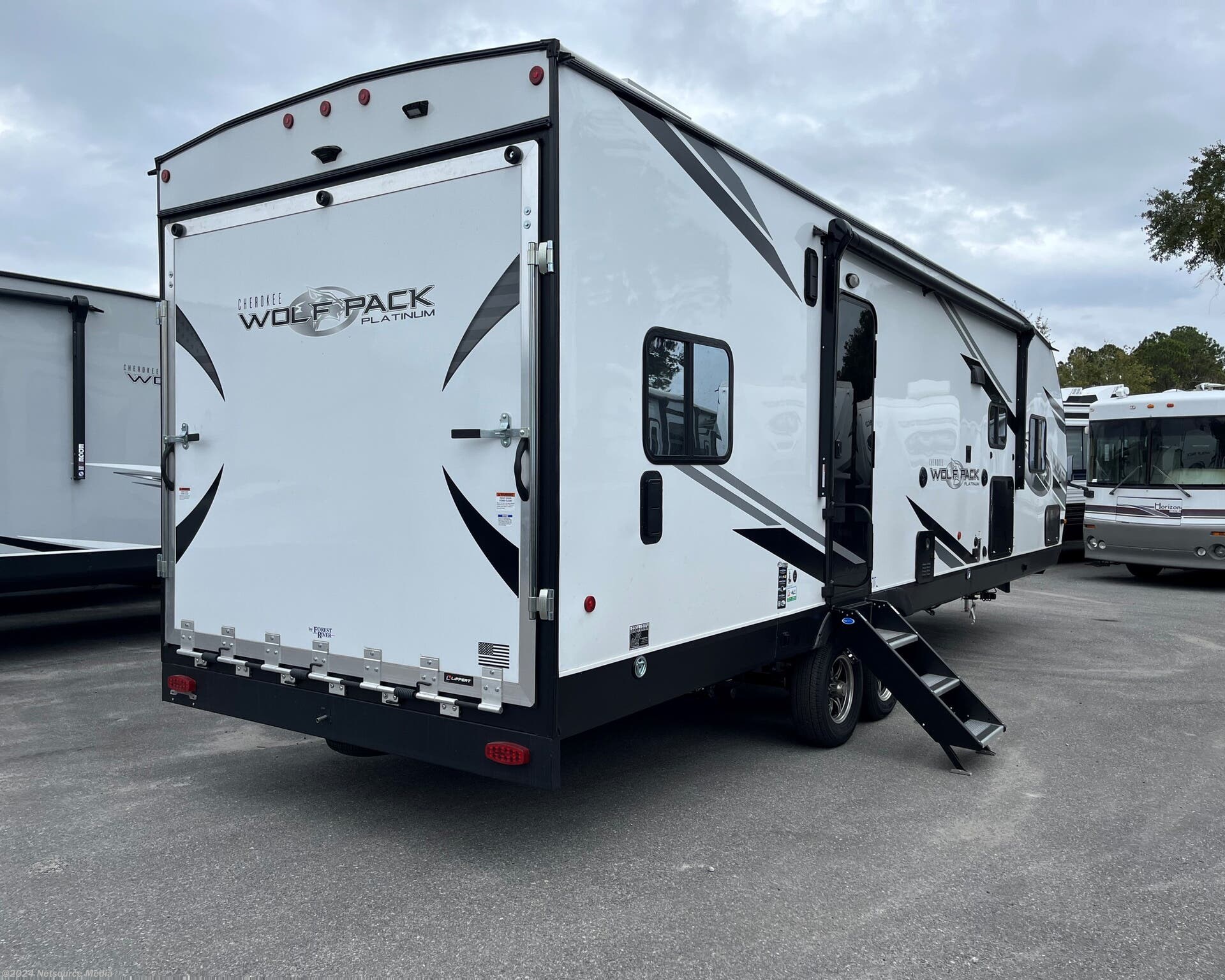 2023 Cherokee WOLF PACK 27PACK10 RV for Sale in Jacksonville, FL 32244