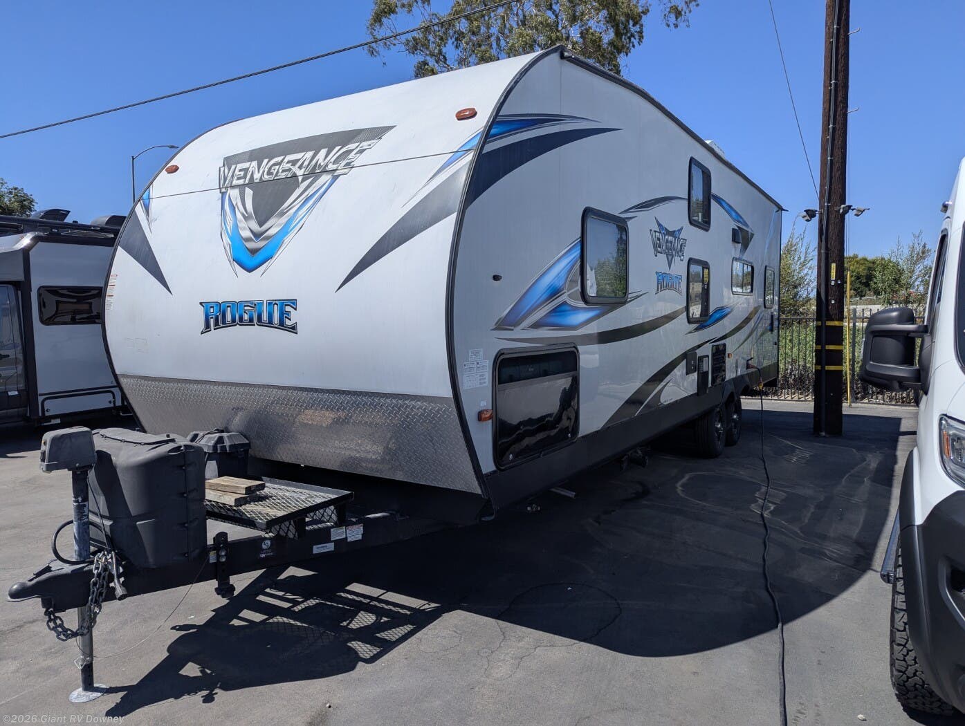 2018 Vengeance Rogue 28V by Forest River from Giant RV in Downey, California