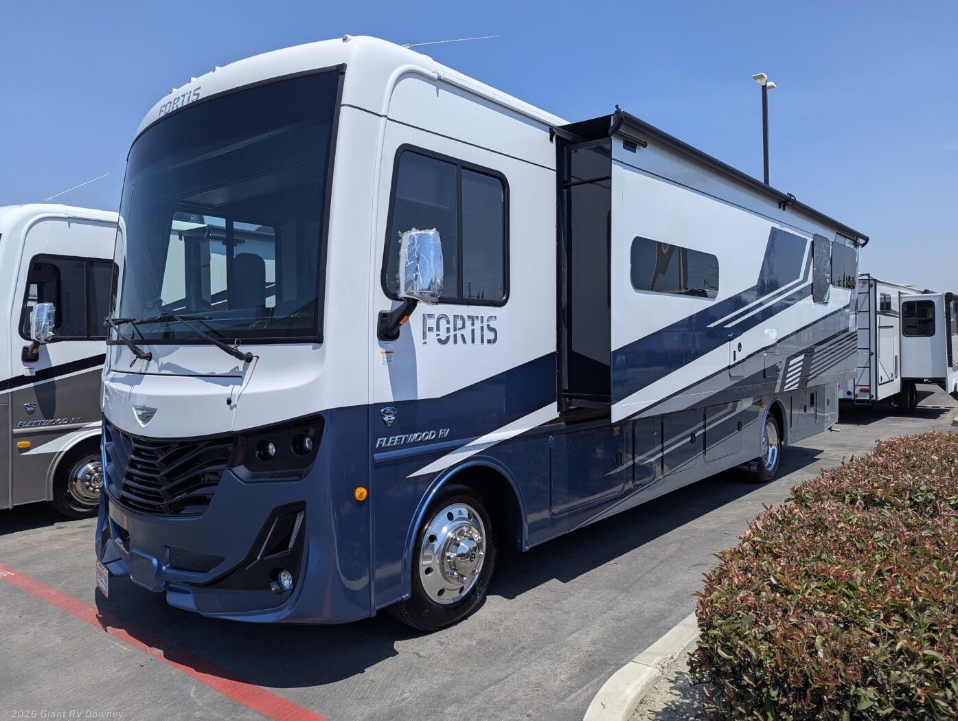 New 2026 Fleetwood Fortis 32RW available in Downey, California
