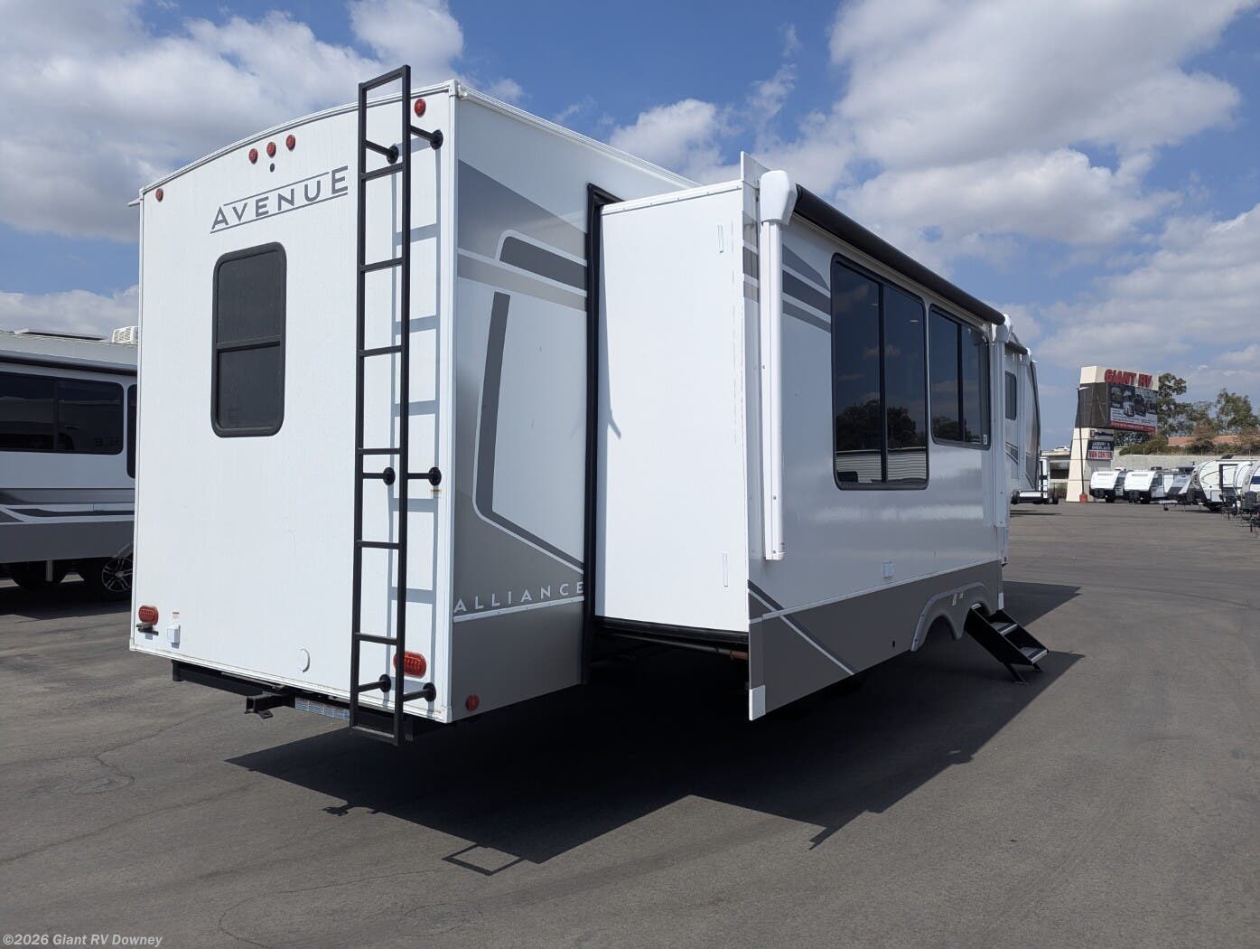 New 2026 Alliance RV Avenue 35RKS available in Downey, California