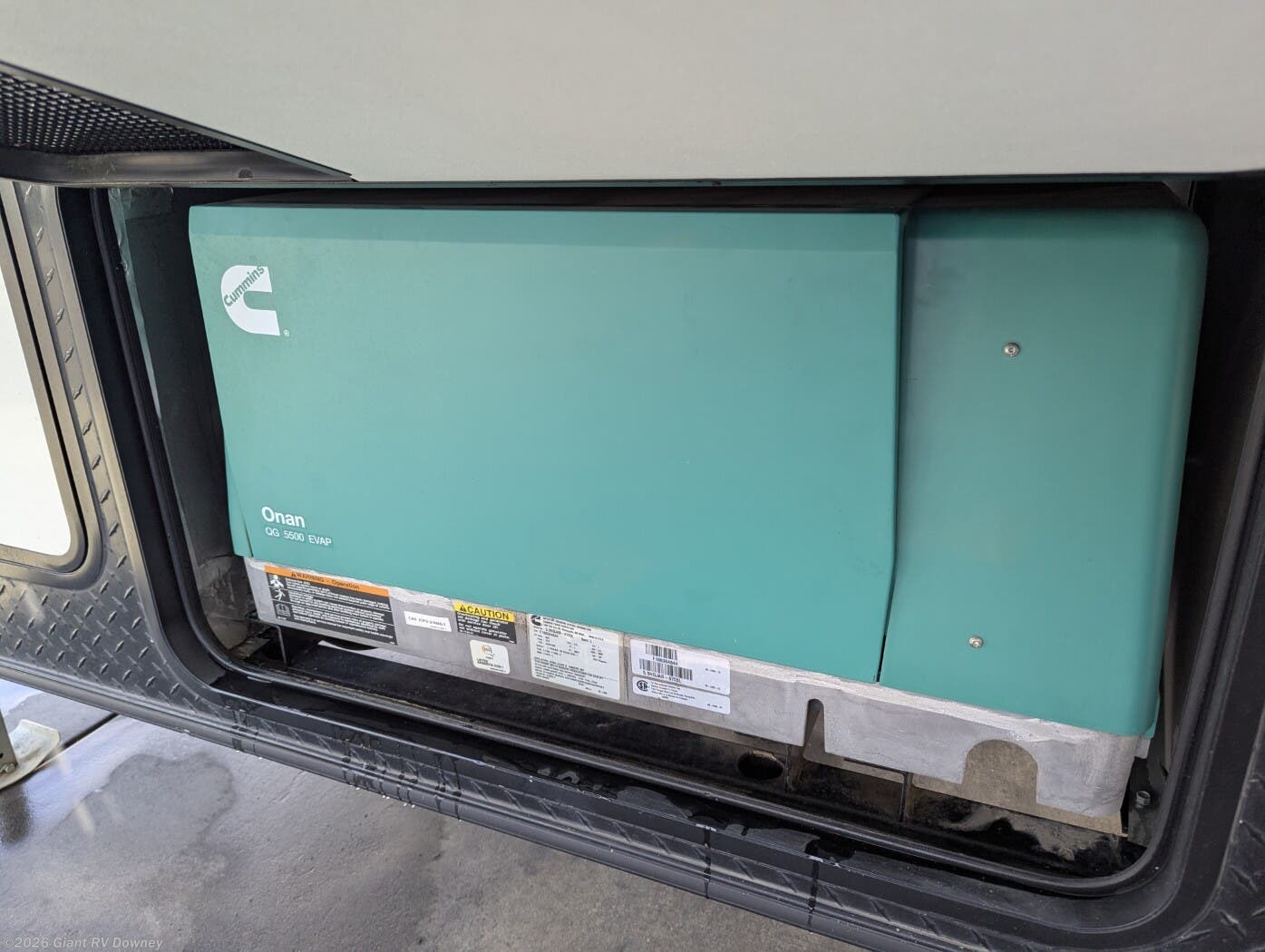 Used 2019 Genesis Supreme Supreme 32CR available in Downey, California