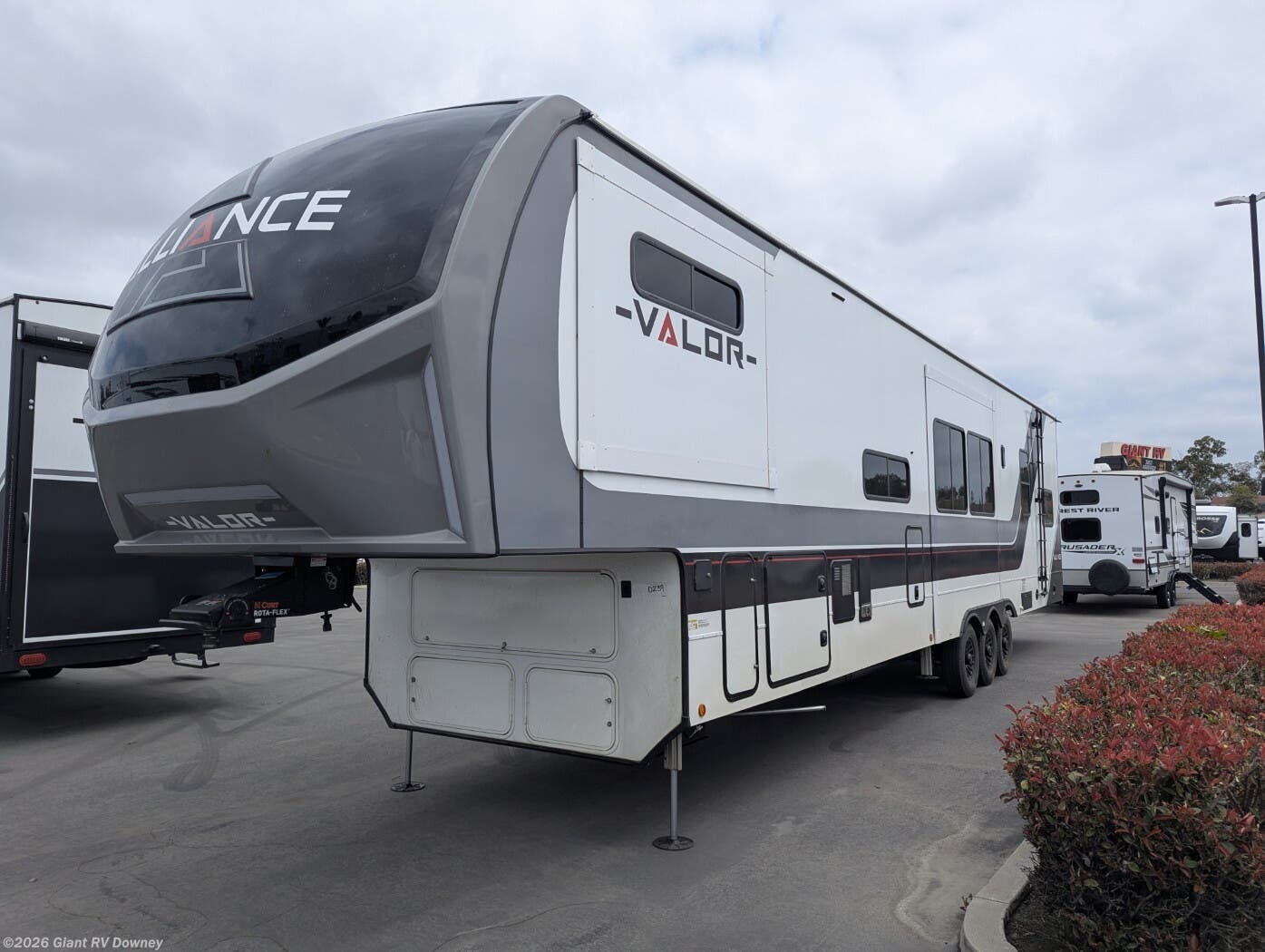 New 2025 Alliance RV Valor 44V14 available in Downey, California