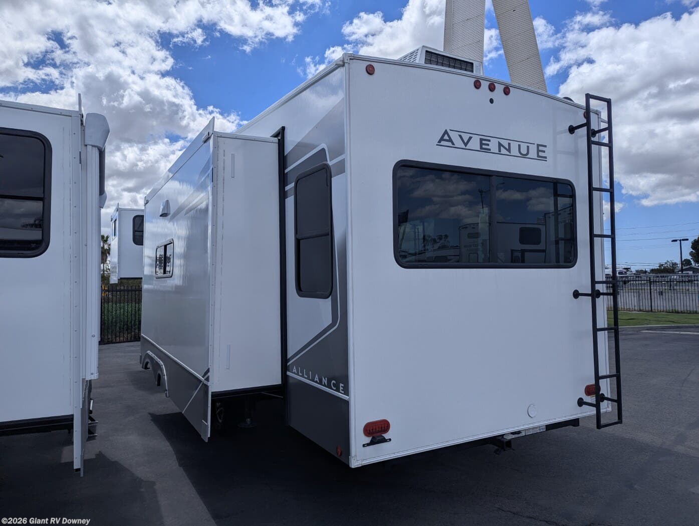 New 2026 Alliance RV Avenue 32RLS available in Downey, California