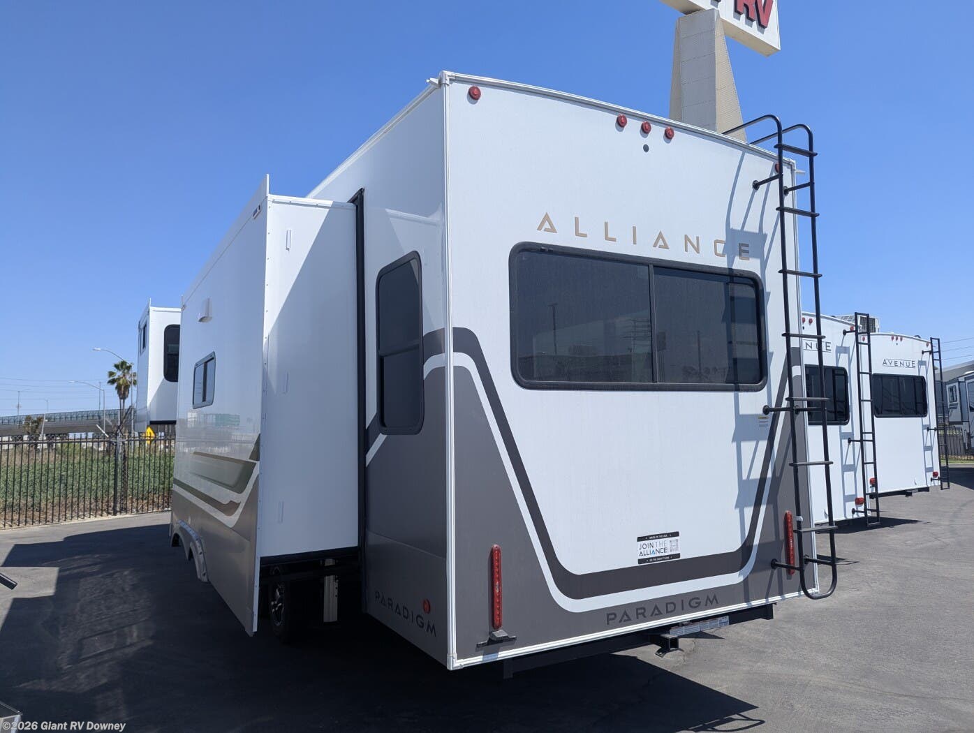 New 2027 Alliance RV Paradigm 310RL available in Downey, California