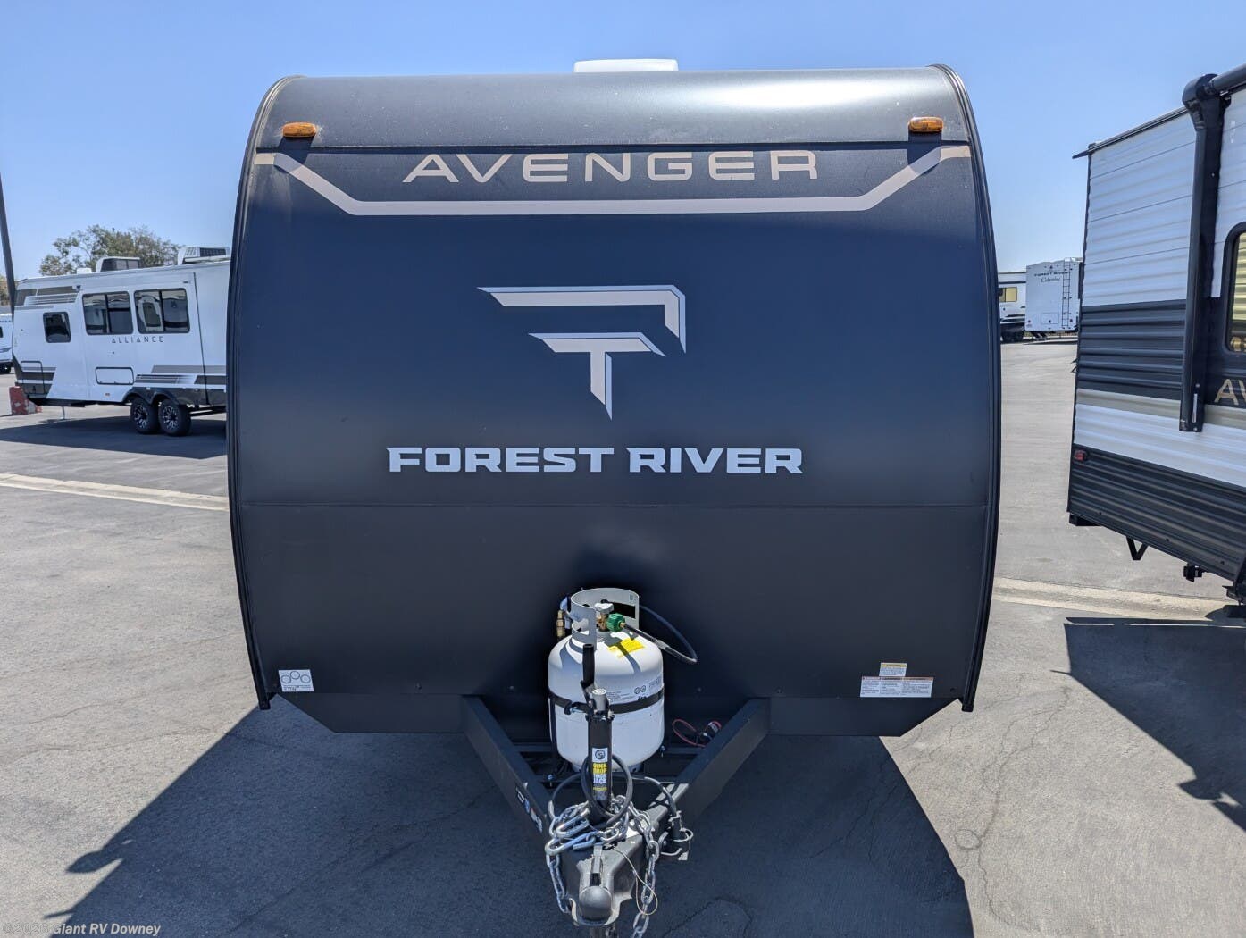 2027 Prime Time Avenger LT 16BHX - New Travel Trailer For Sale by Giant RV in Downey, California
