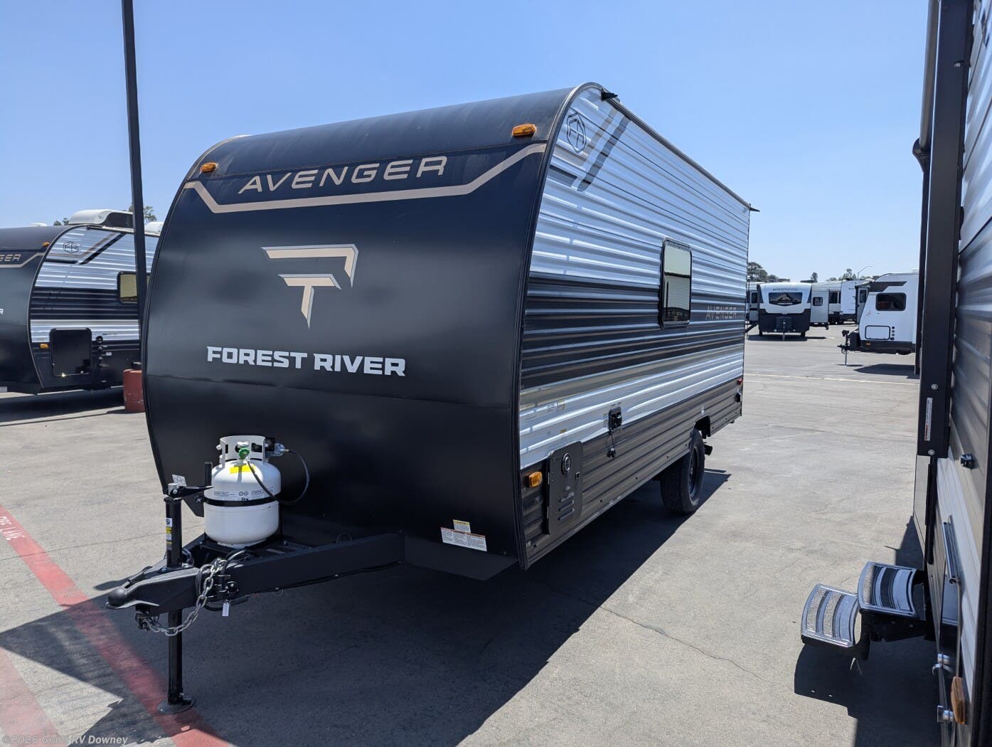 2027 Avenger LT 16BHX by Prime Time from Giant RV in Downey, California