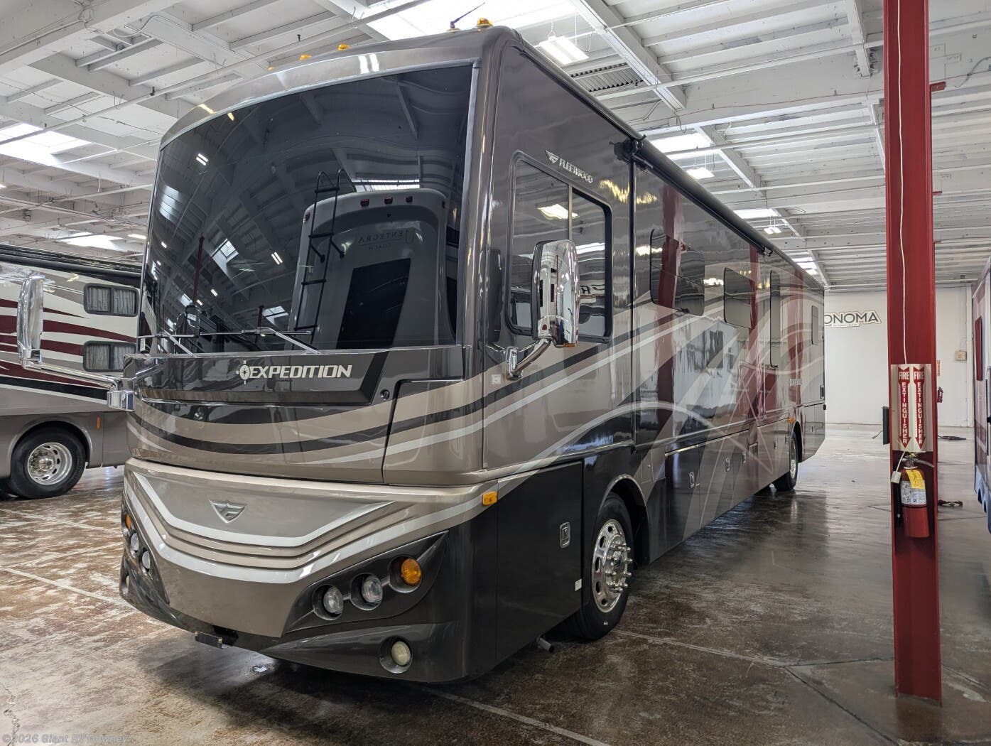 2015 Expedition 40X by Fleetwood from Giant RV in Downey, California