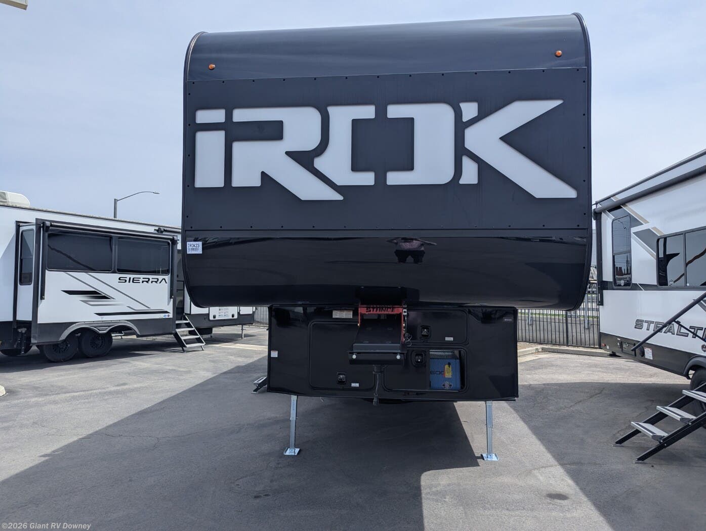 2027 FW C-CR LINE IROK FW C-CR 3220 by Irok Trailers from Giant RV in Downey, California