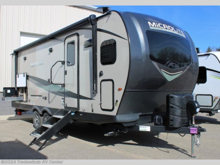 New 2023 Forest River Flagstaff Micro Lite 25FKS available in Clio, Michigan