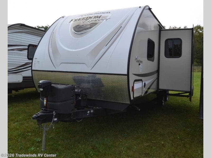 2017 Freedom Express 257BHS by Coachmen from Tradewinds RV Center in Clio, Michigan