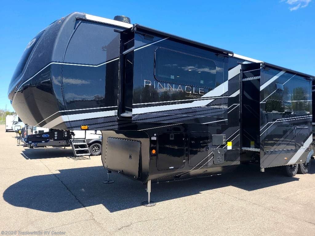 New 2026 Jayco Pinnacle 39FLOK available in Clio, Michigan