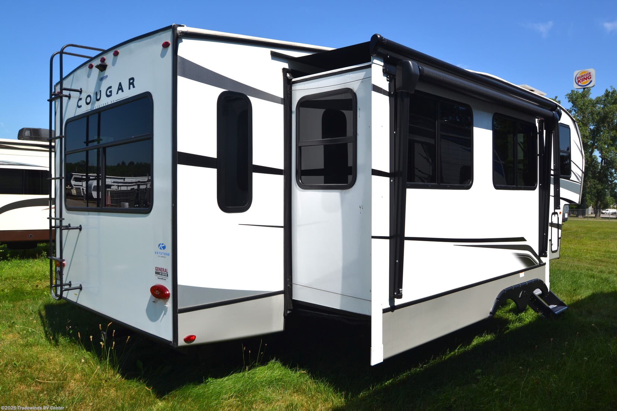 2024 Keystone Cougar Half-Ton 29RLI - Used Fifth Wheel For Sale by Tradewinds RV Center in Clio, Michigan