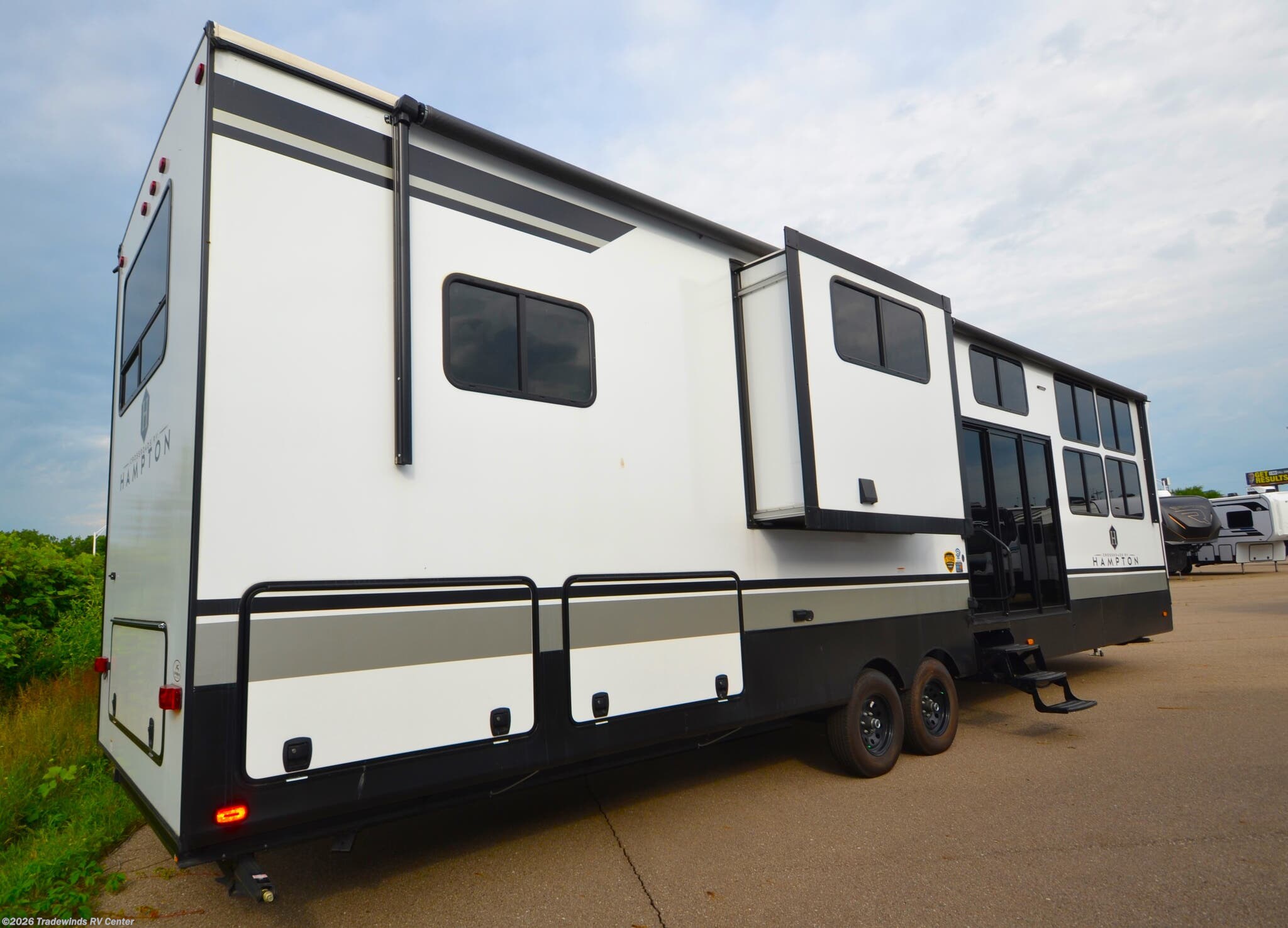 2025 Hampton HP395BAM by CrossRoads from Tradewinds RV Center in Clio, Michigan