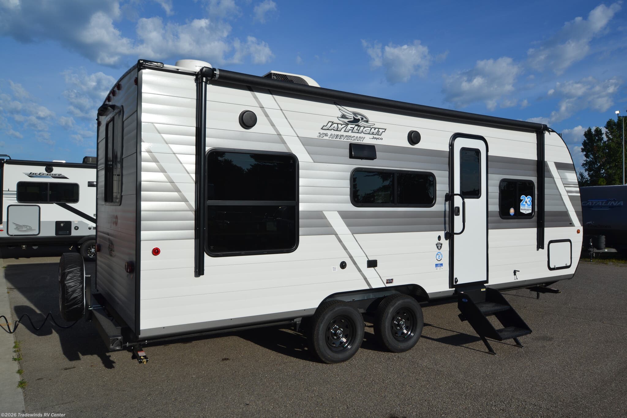 2027 Jayco Jay Flight 210QB - New Travel Trailer For Sale by Tradewinds RV Center in Clio, Michigan