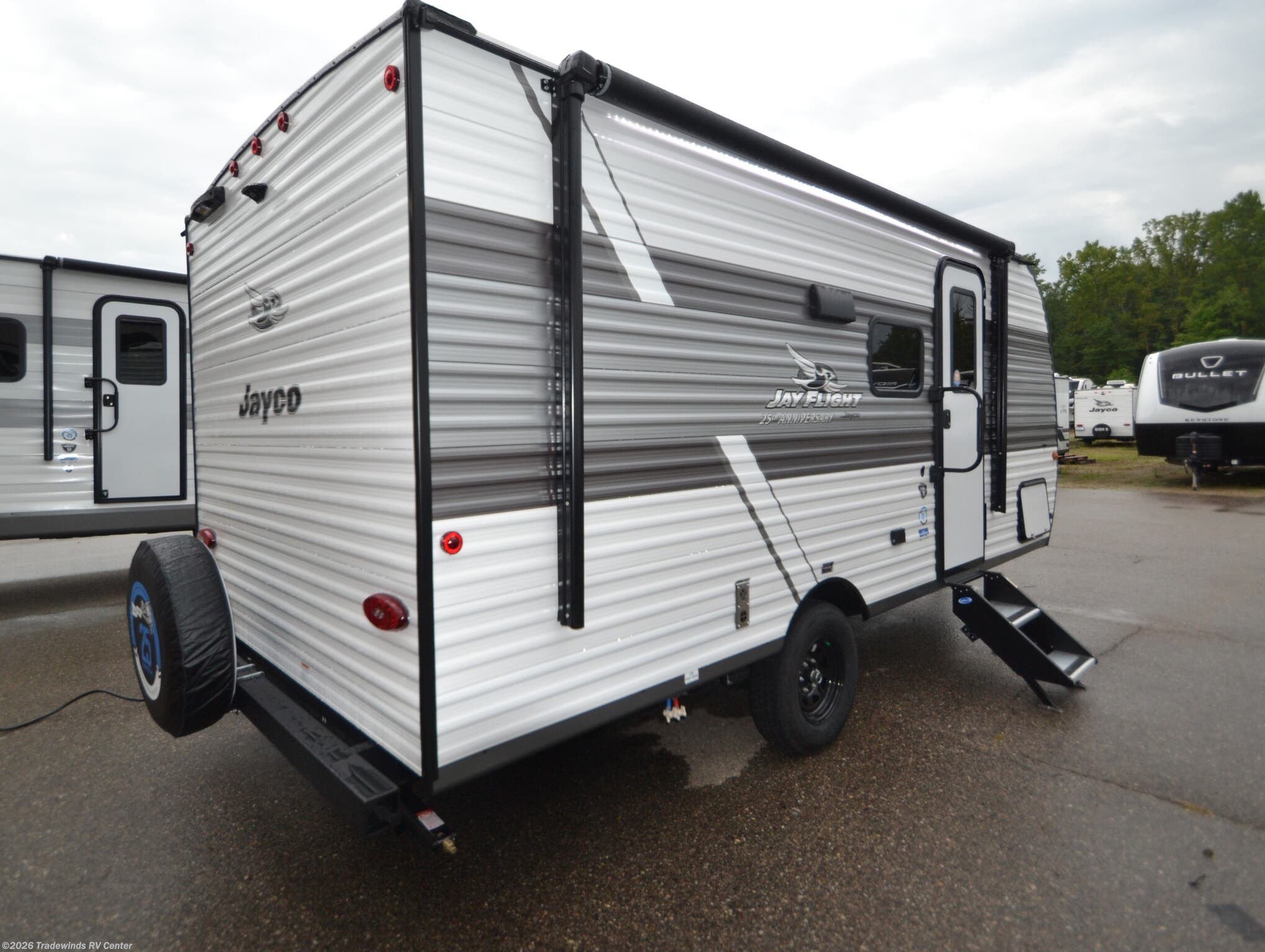 2027 Jayco Jay Flight 175BH - New Travel Trailer For Sale by Tradewinds RV Center in Clio, Michigan
