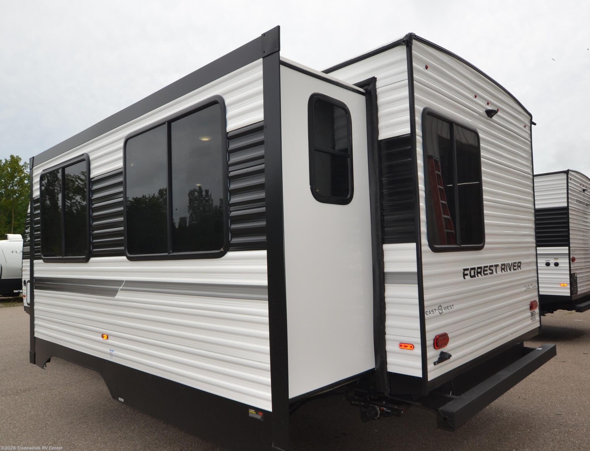 2027 Della Terra 250RE by East to West from Tradewinds RV Center in Clio, Michigan