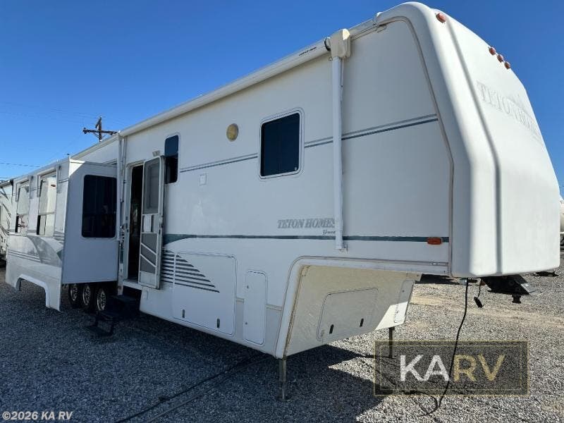 2002 Teton Homes Experience 39' Frontier - Used Fifth Wheel For Sale by KA RV in Desert Hot Springs, California
