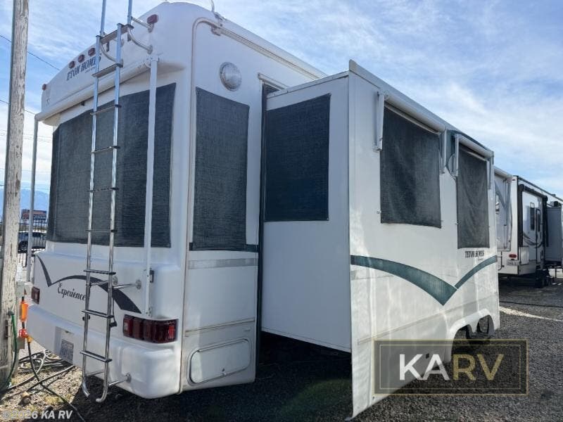 Used 2003 Teton Homes Experience 33' Sunrise XT3 available in Desert Hot Springs, California