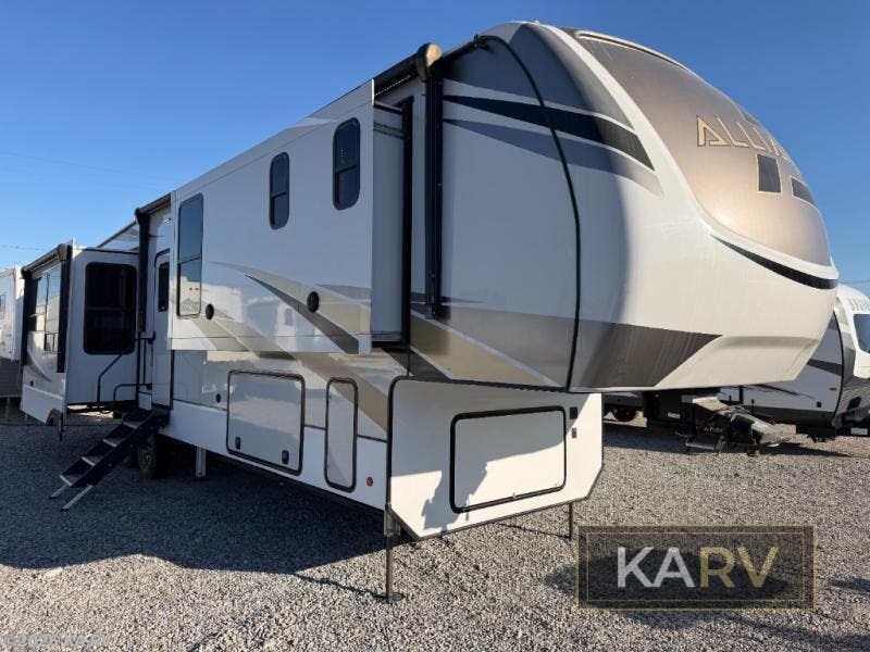 2022 Paradigm 370FB by Alliance RV from KA RV in Desert Hot Springs, California