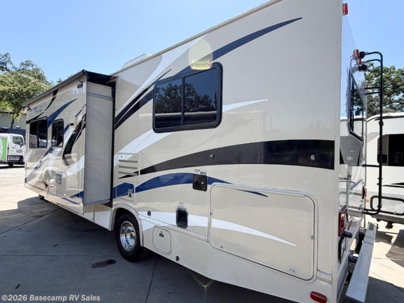 Used 2015 Thor Motor Coach Freedom Elite 28BH available in Rocklin, California