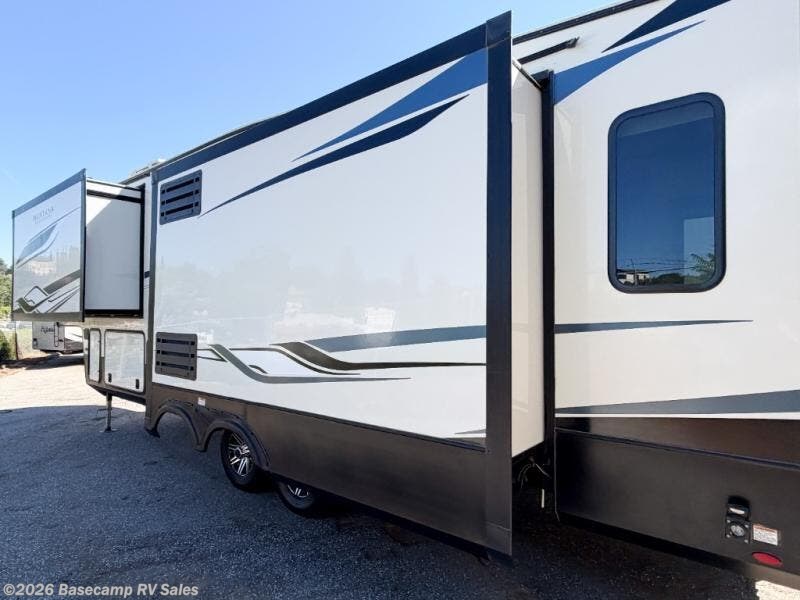 Used 2023 Keystone Montana High Country 295RL available in Rocklin, California