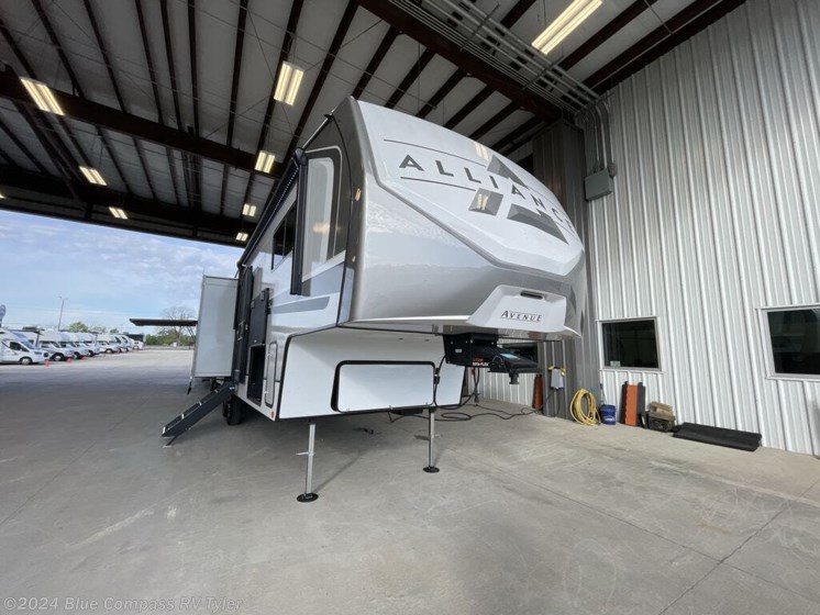 New 2024 Alliance RV Avenue 33RKS available in Tyler, Texas