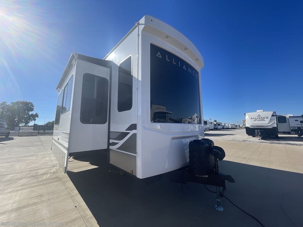 2026 Benchmark 42LFT by Alliance RV from Blue Compass RV Tyler in Tyler, Texas