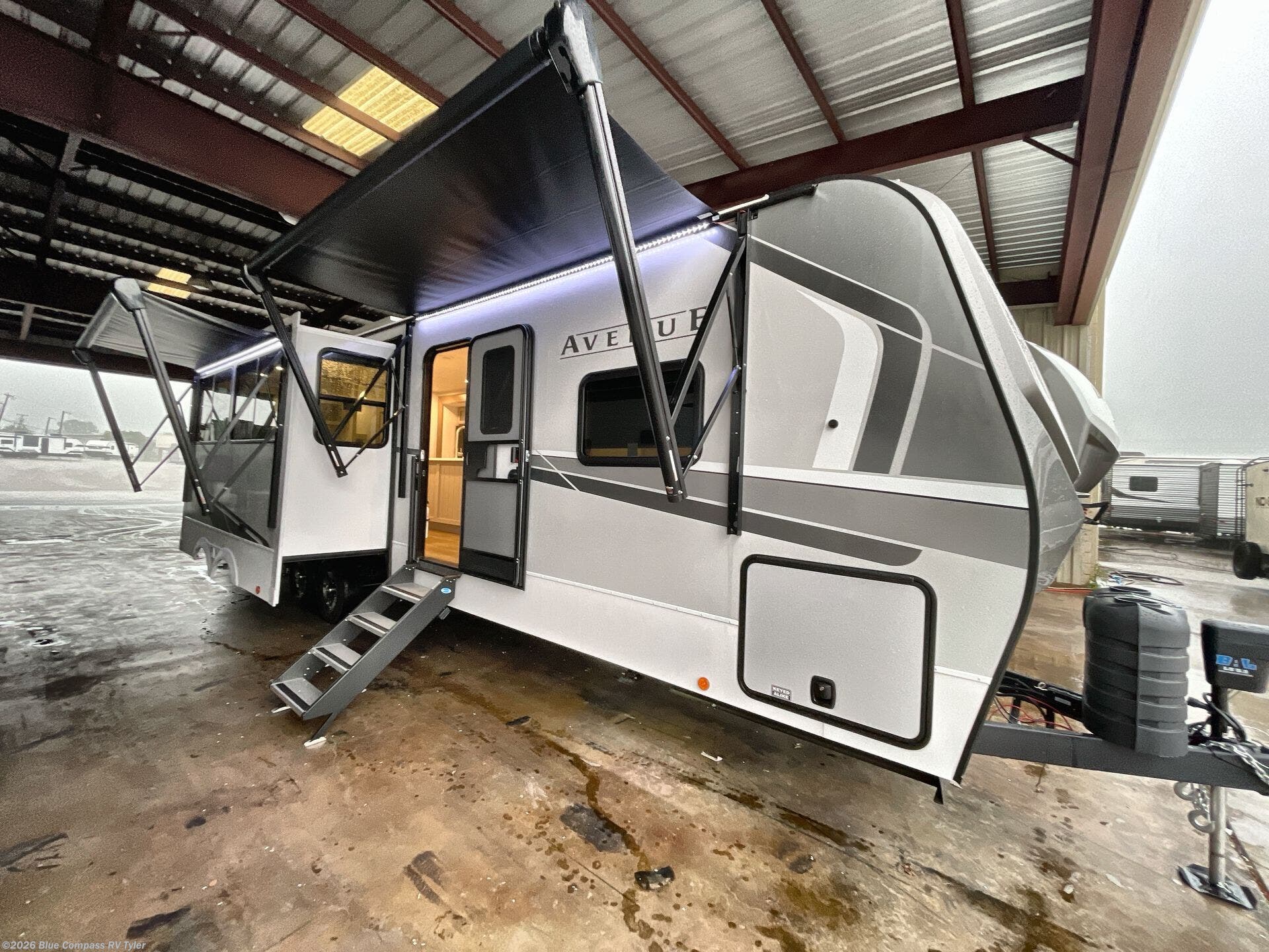 2026 Avenue 333BH by Alliance RV from Blue Compass RV Tyler in Tyler, Texas