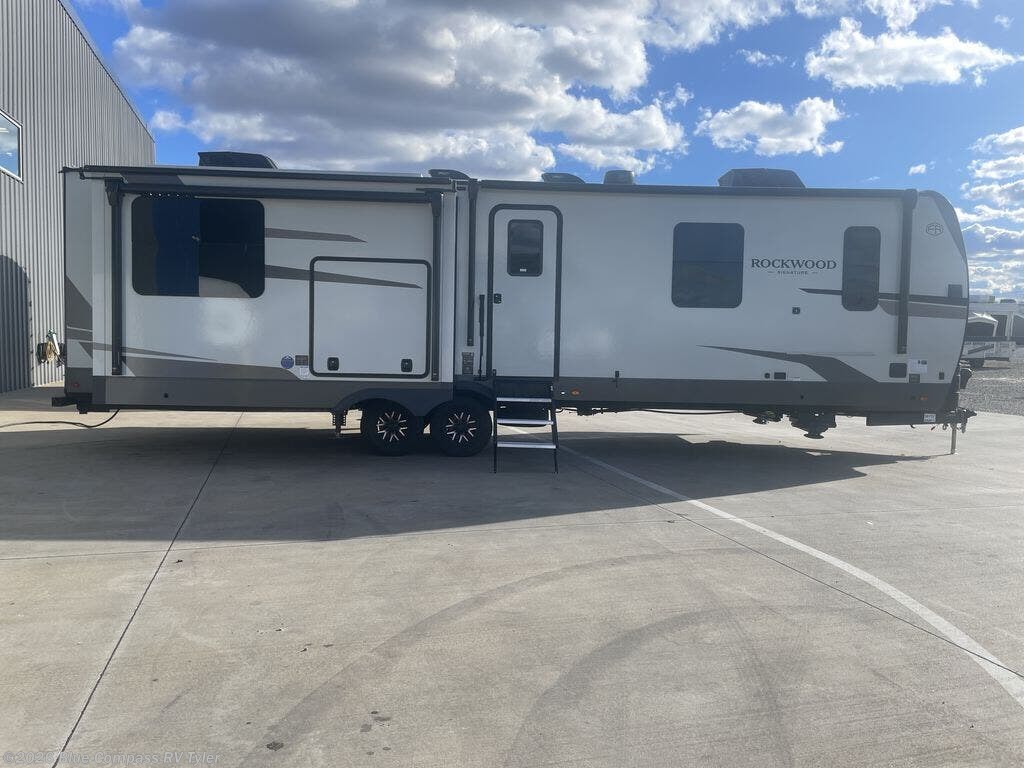2026 Rockwood Signature 8332SB by Forest River from Blue Compass RV Tyler in Tyler, Texas
