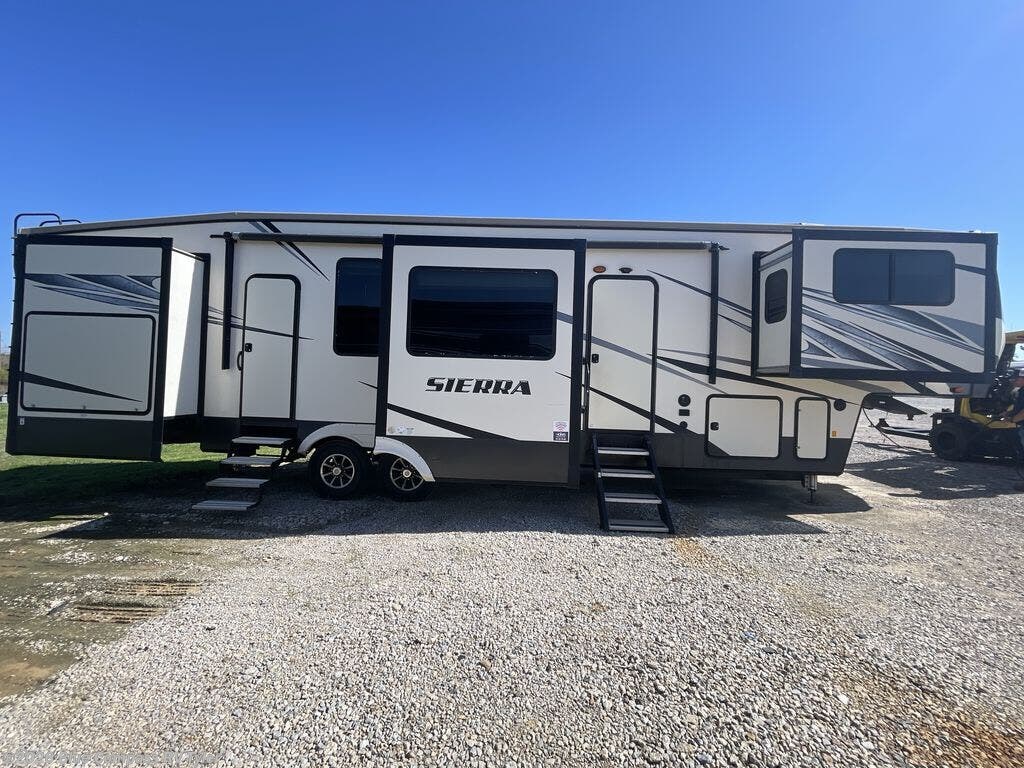 2020 Sierra 379FLOK by Forest River from Blue Compass RV Tyler in Tyler, Texas