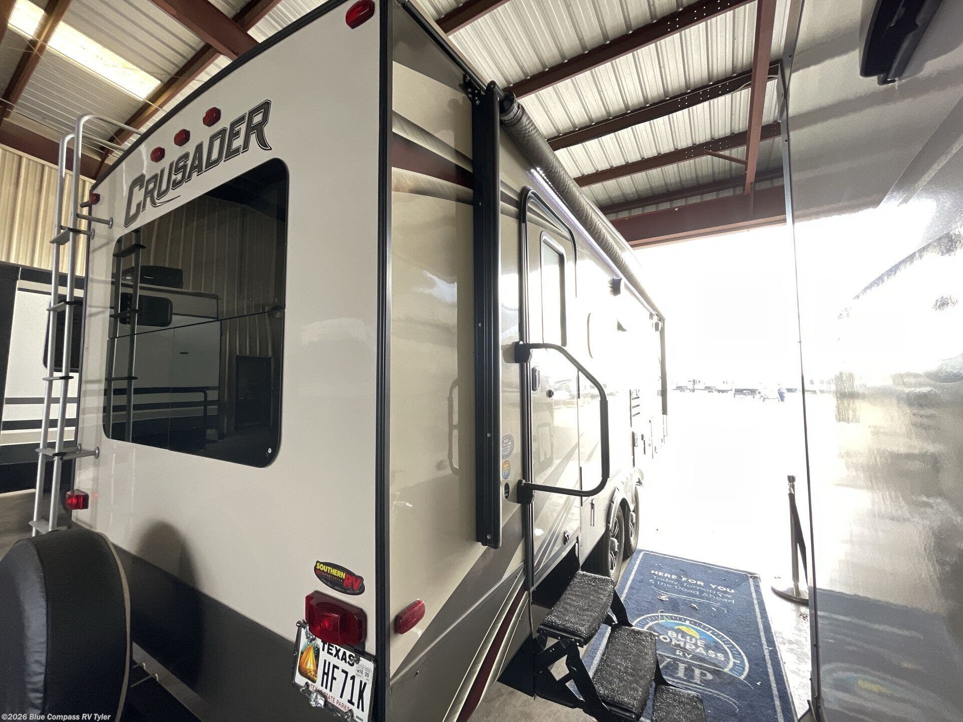 2016 Crusader 260RLD by Prime Time from Blue Compass RV Tyler in Tyler, Texas