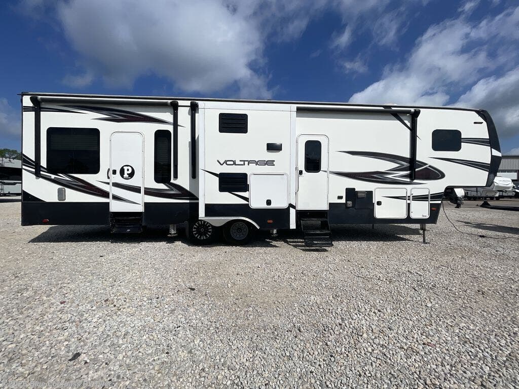 2017 Voltage V3305 by Dutchmen from Blue Compass RV Tyler in Tyler, Texas