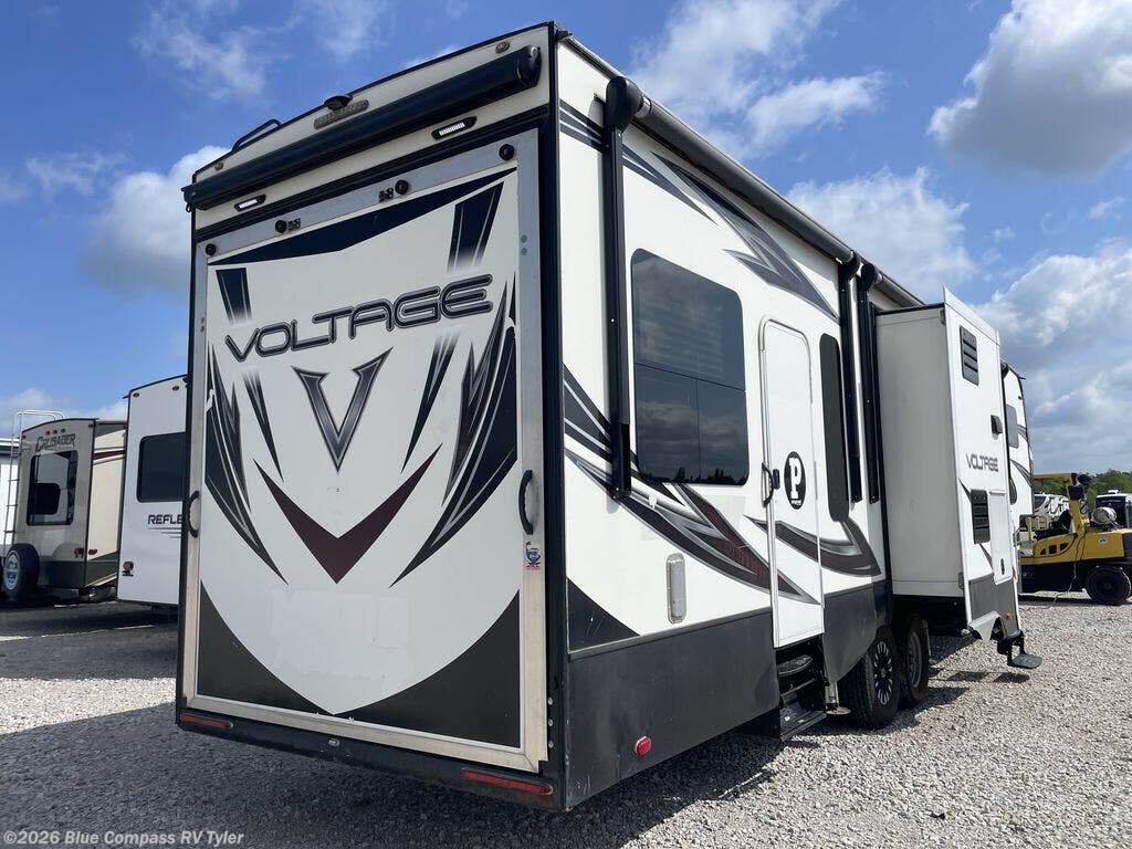 Used 2017 Dutchmen Voltage V3305 available in Tyler, Texas
