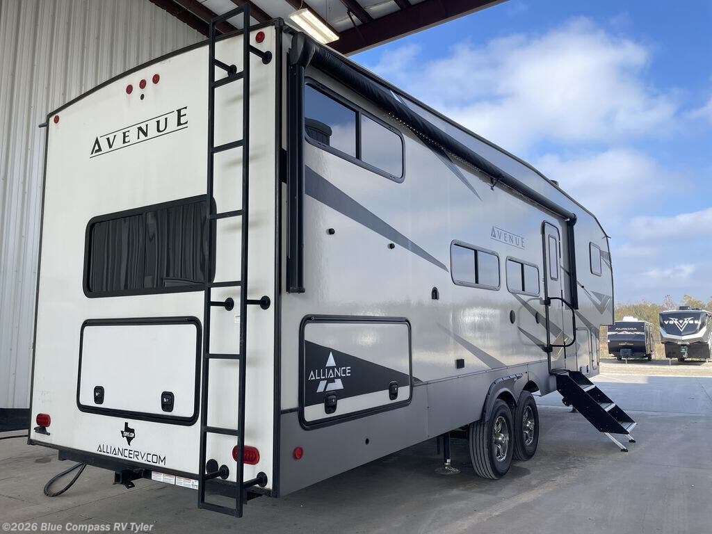 Used 2022 Alliance RV Avenue 31BHS available in Tyler, Texas